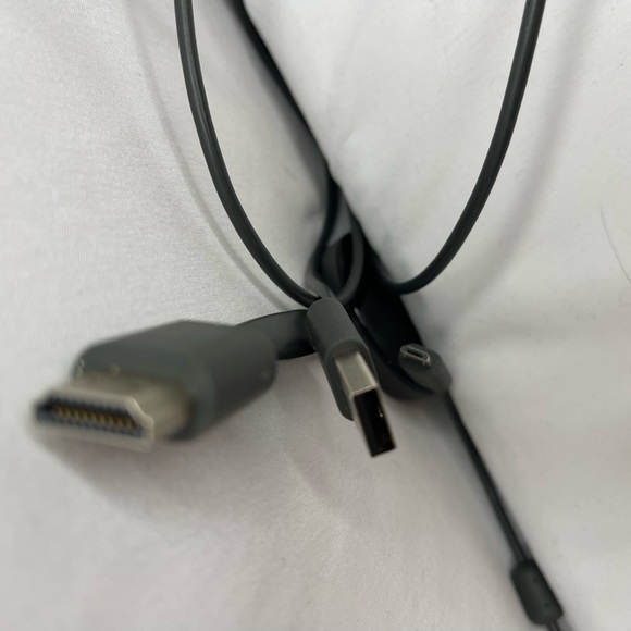 TV Evolution Box, PC to TV Wireless Streaming, Casting Device for TV, extra cord - Picture 2 of 2